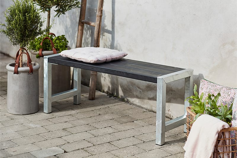 PLUS CaféBänk Utomhus 127 cm - Svart - Utemöbler & utemiljö - Utesoffa - Trädgårdsbänk & utebänk