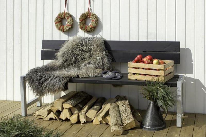 PLUS Melvin PlankBänk Utomhus med Ryggstöd 176 cm - Svart - Utemöbler & utemiljö - Utesoffa - Trädgårdsbänk & utebänk