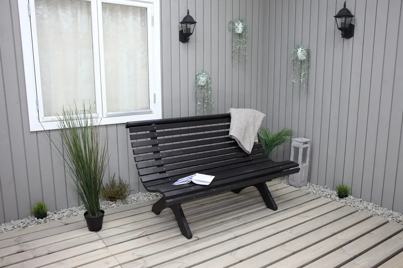 Norvald Bänk Utomhus - Kaffesvart - Utemöbler & utemiljö - Utesoffa - Trädgårdssoffa