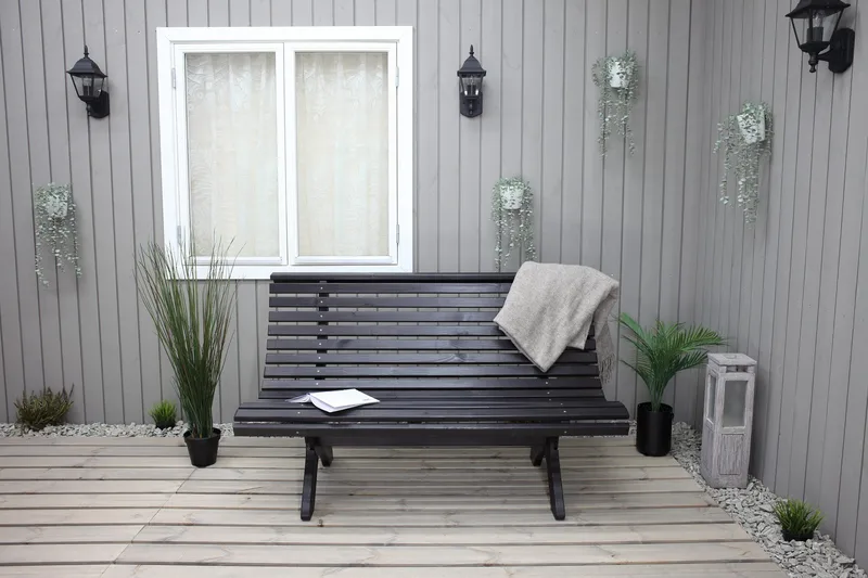 Norvald Bänk Utomhus - Kaffesvart - Utemöbler & utemiljö - Utesoffa - Trädgårdssoffa