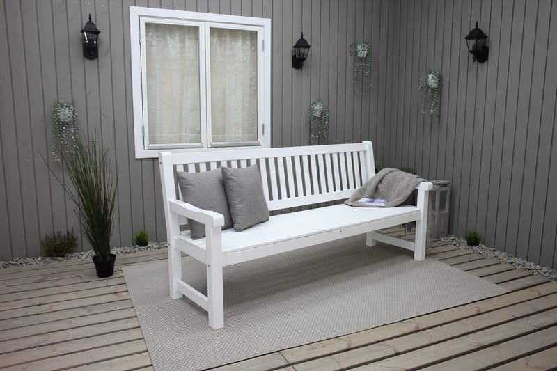 Rimforsa Trädgårdssoffa - Vitlaserad Furu - Utemöbler & utemiljö - Utesoffa - Trädgårdssoffa