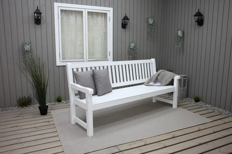 Rimforsa Trädgårdssoffa - Vitlaserad Furu - Utemöbler & utemiljö - Utesoffa - Trädgårdssoffa