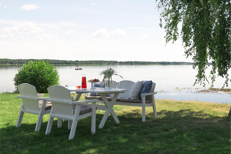 Utesoffa Solvik Vitlaserad Furu - Hillerstorp - Utemöbler & utemiljö - Utesoffa - Trädgårdssoffa