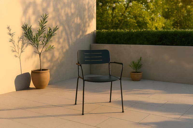 Nicke Karmstol Utomhus Svart - Venture Home - Utemöbler & utemiljö - Utestol & trädgårdsstol - Matstol & karmstol utomhus