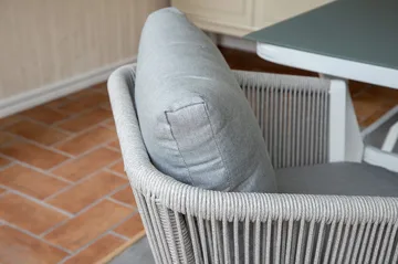 Virya Matstol Utomhus med Dyna - Vit/Grå - Utemöbler & utemiljö - Utestol & trädgårdsstol - Matstol & karmstol utomhus