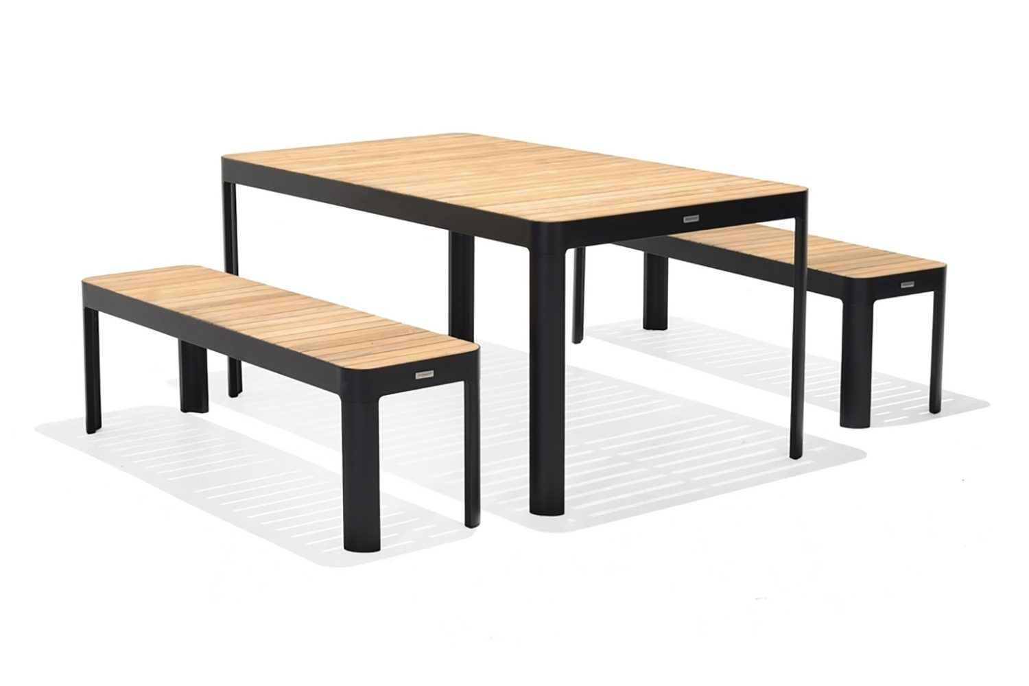 Portals Matgrupp Utomhus 161x95 cm + 2 B&auml;nkar - Teak/Svart