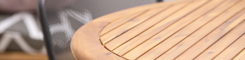 Bygga utebord med bänkar med tryckimpregnerat virke